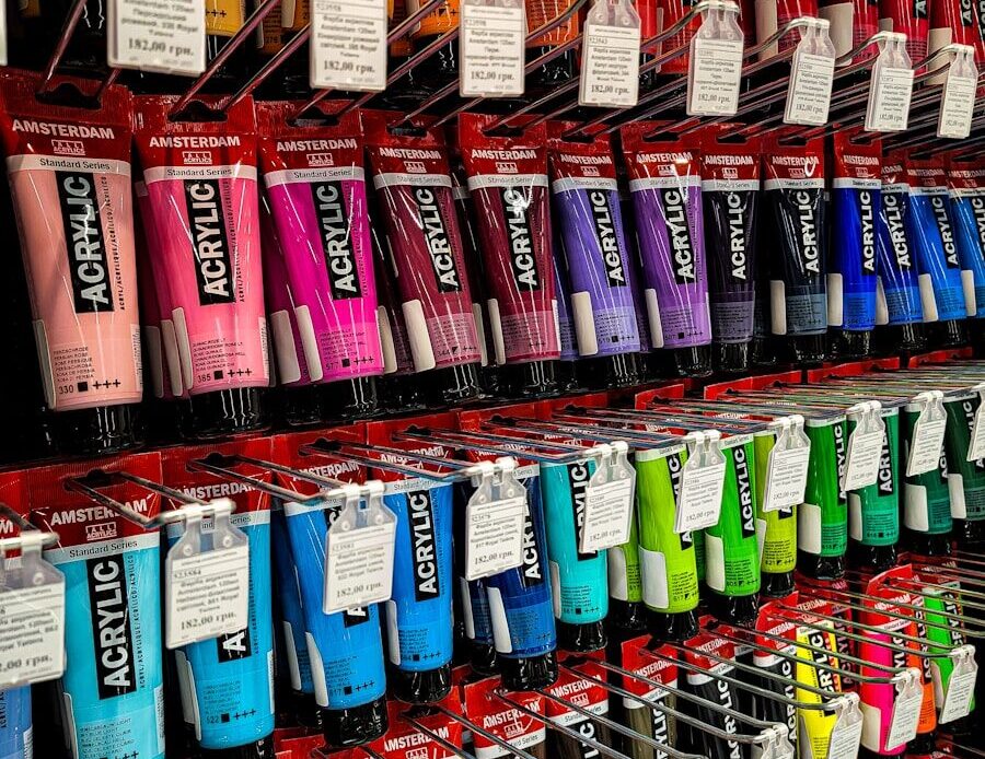 blue red and yellow plastic containers